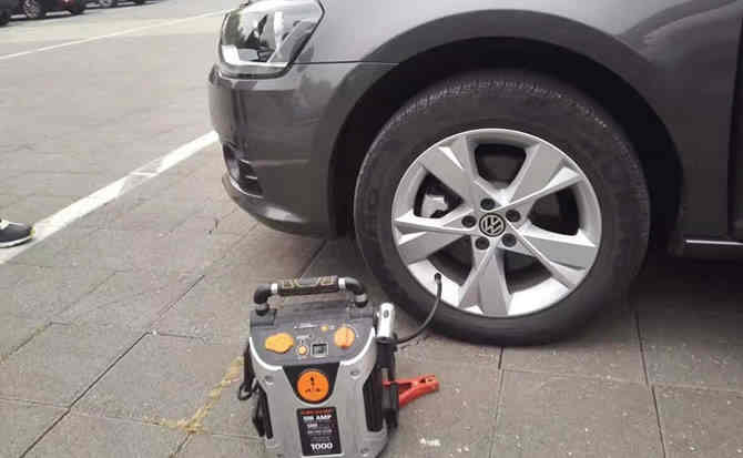 乌兰察布汽车搭电案例